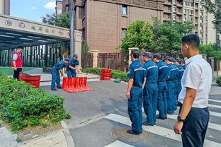 加拉格尔本场数据：1粒进球2关键传球2过人成功，评分8.0