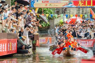 ?很平庸！湖人本赛季进攻/防守/净效率分列联盟第15/17/19